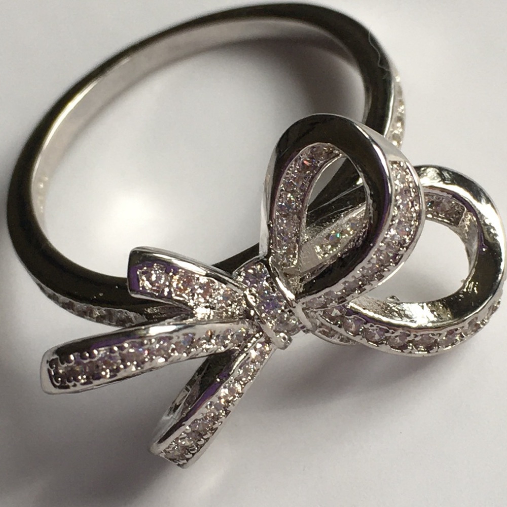 Brand new bow ring